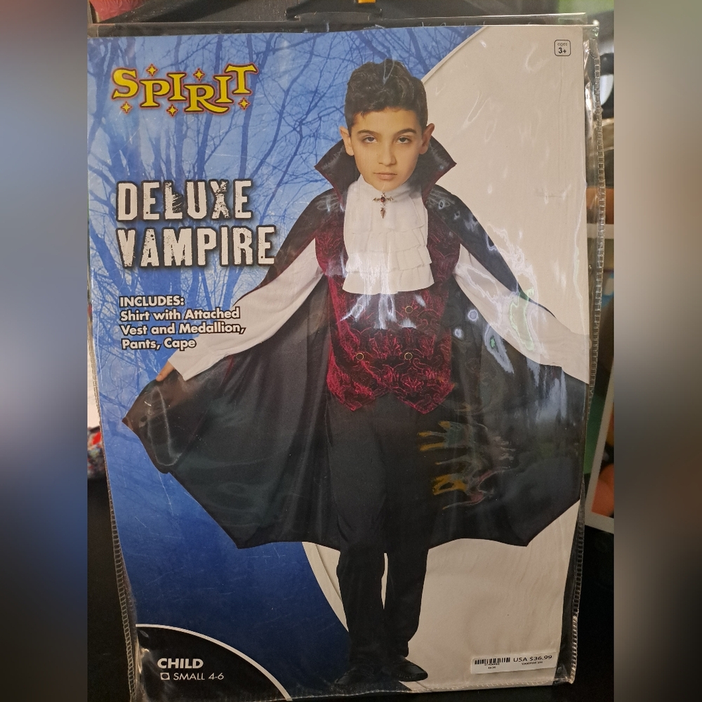 Spirit Deluxe Vampire Kids Costume - Black and Burgundy